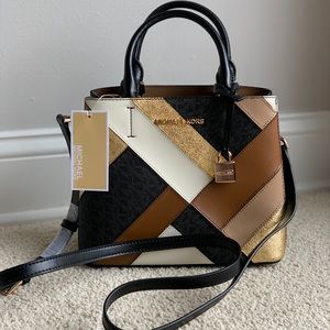 Michael Kors Messenger